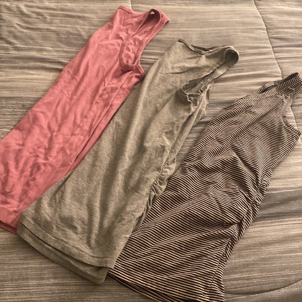 Maternity tops bundle - Picture 2 of 9